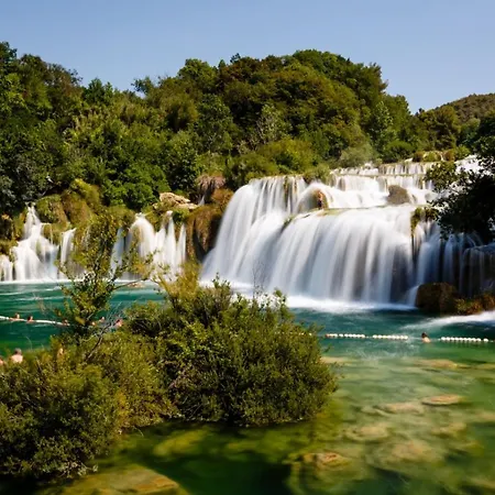 In With Seaview, Terrace, Air Condition, Wifi Apartman Vodice