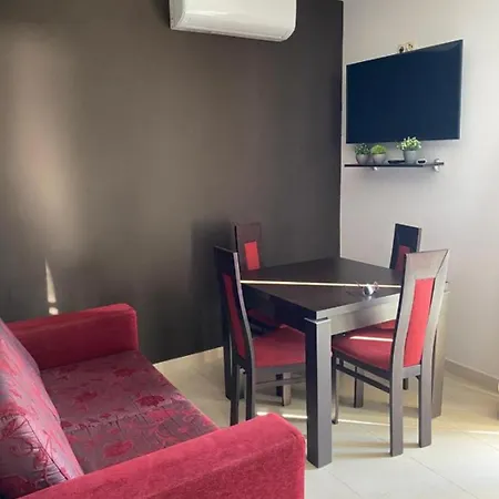 In With Seaview, Terrace, Air Condition, Wifi Apartment Vodice