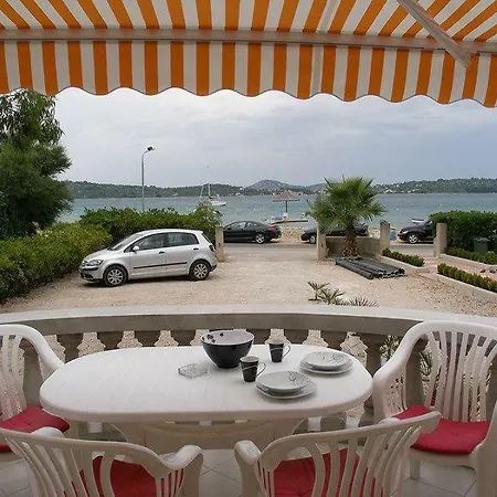 In With Seaview, Terrace, Air Condition, Wifi