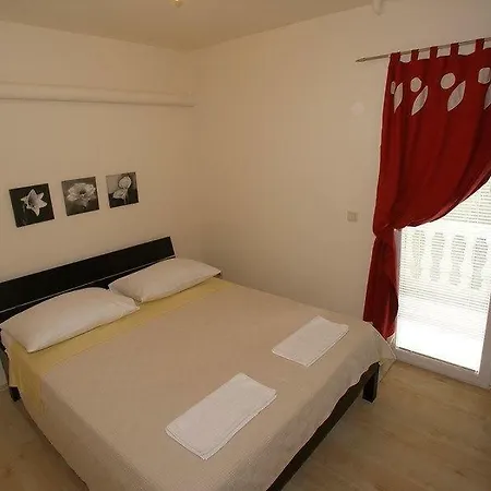 In With Seaview, Terrace, Air Condition, Wifi Apartman Vodice