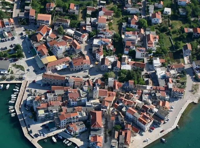 Apartamento In With Seaview, Terrace, Air Condition, Wifi Vodice