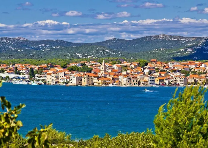 In With Seaview, Terrace, Air Condition, Wifi Apartamento Vodice