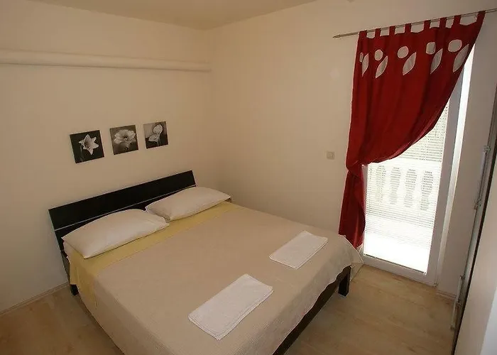 In With Seaview, Terrace, Air Condition, Wifi Apartamento Vodice